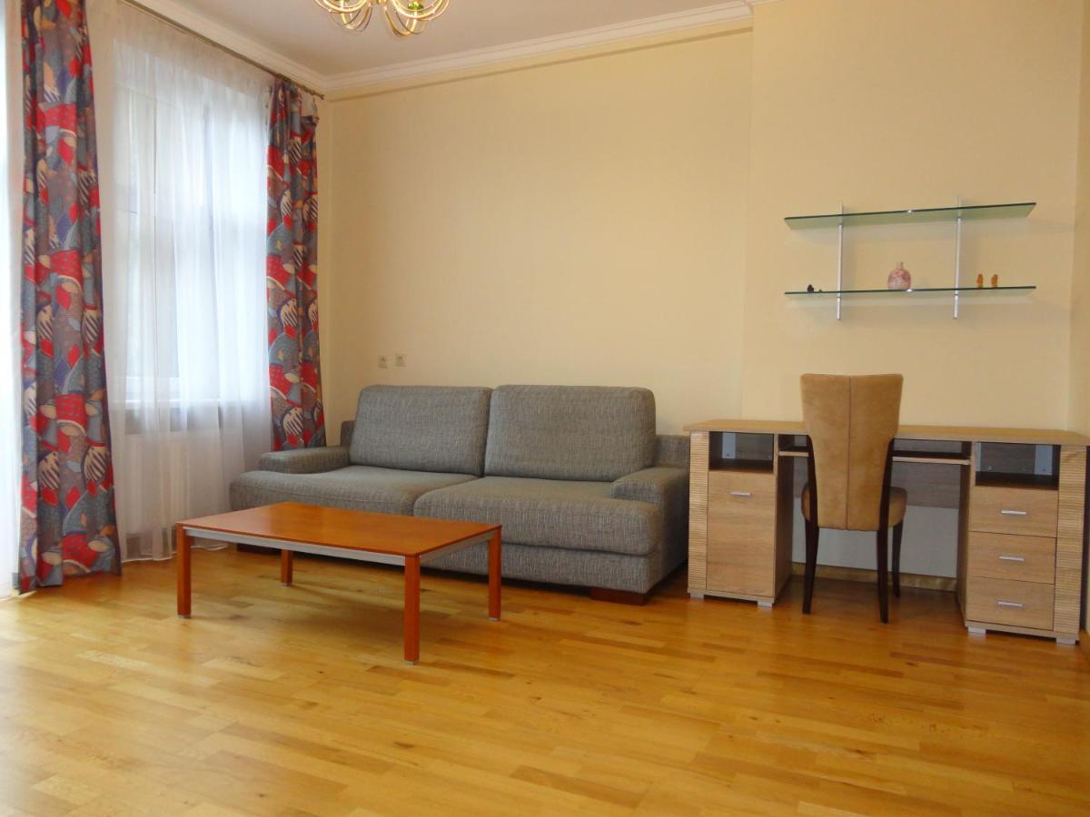 Central Apartment Riepnieku Street Riga Luaran gambar